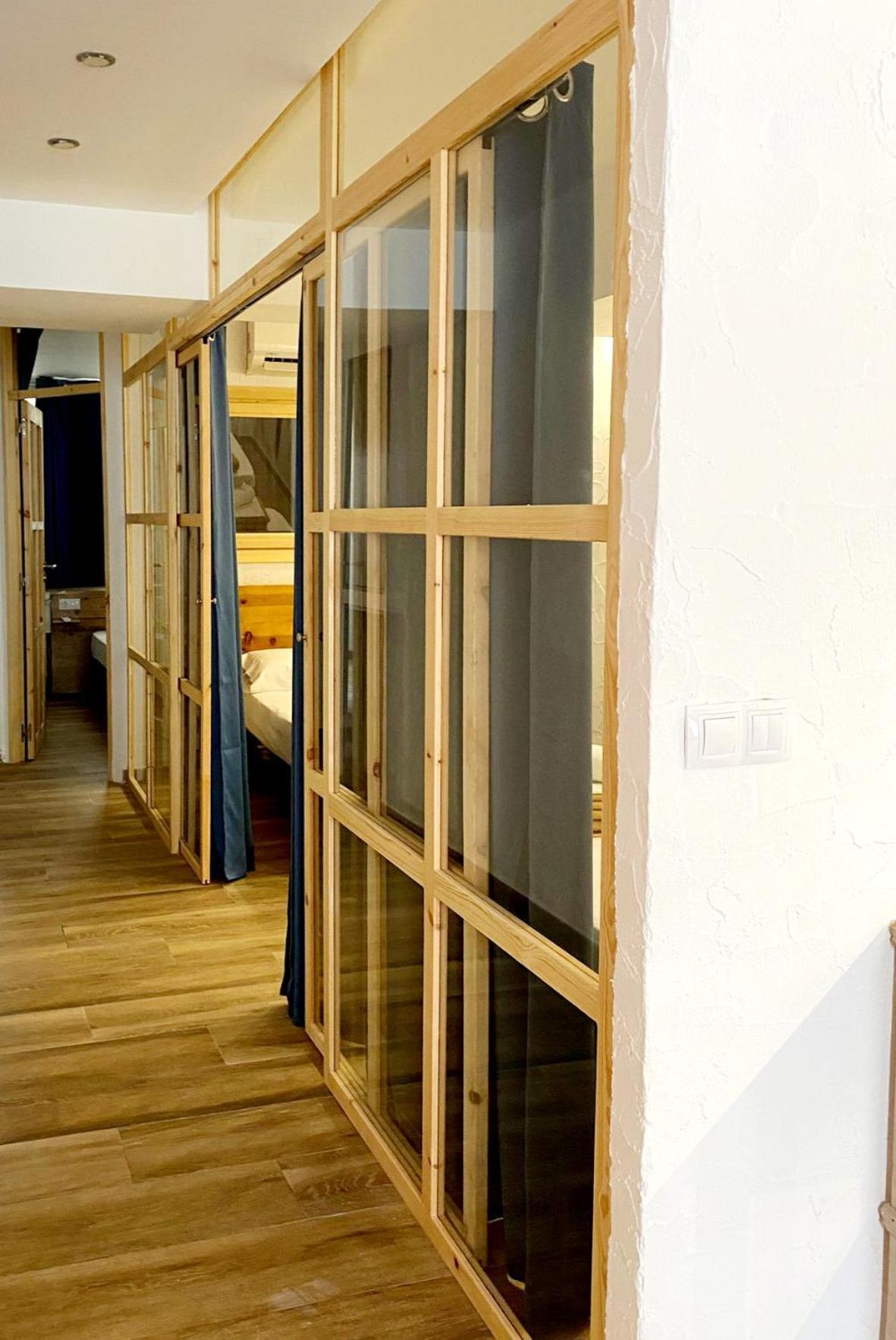 Y Hostel - Albergue Juvenil PMI Eksteriør bilde