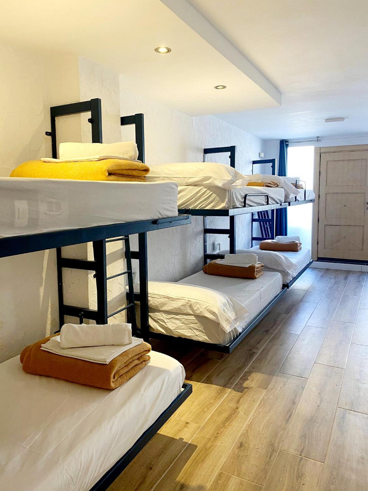 Y Hostel - Albergue Juvenil PMI Eksteriør bilde