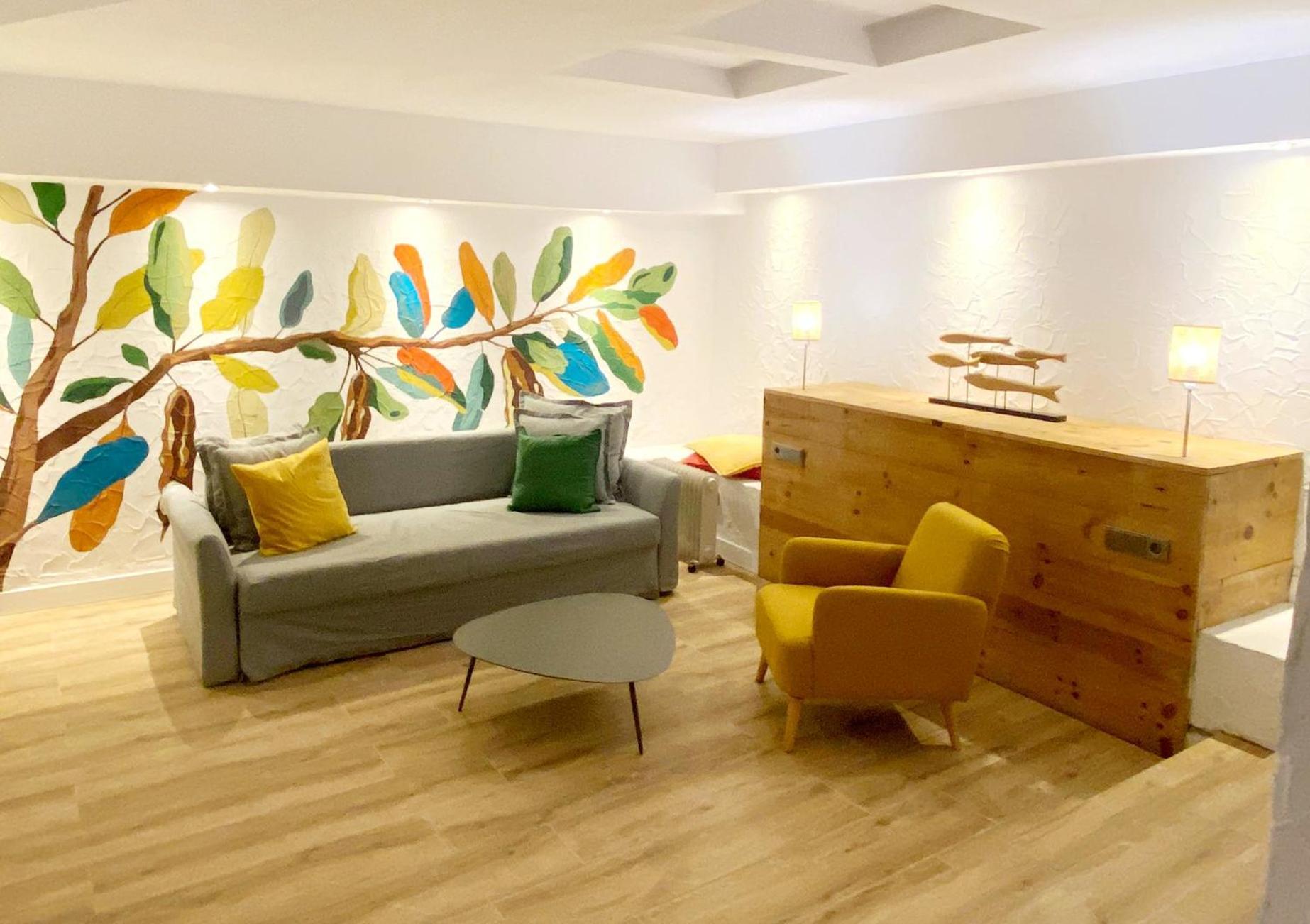 Y Hostel - Albergue Juvenil PMI Eksteriør bilde