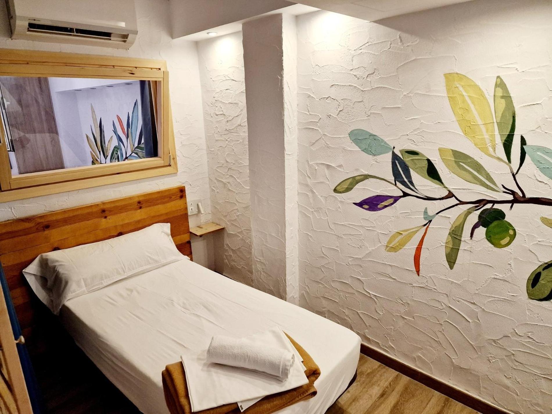 Y Hostel - Albergue Juvenil PMI Eksteriør bilde