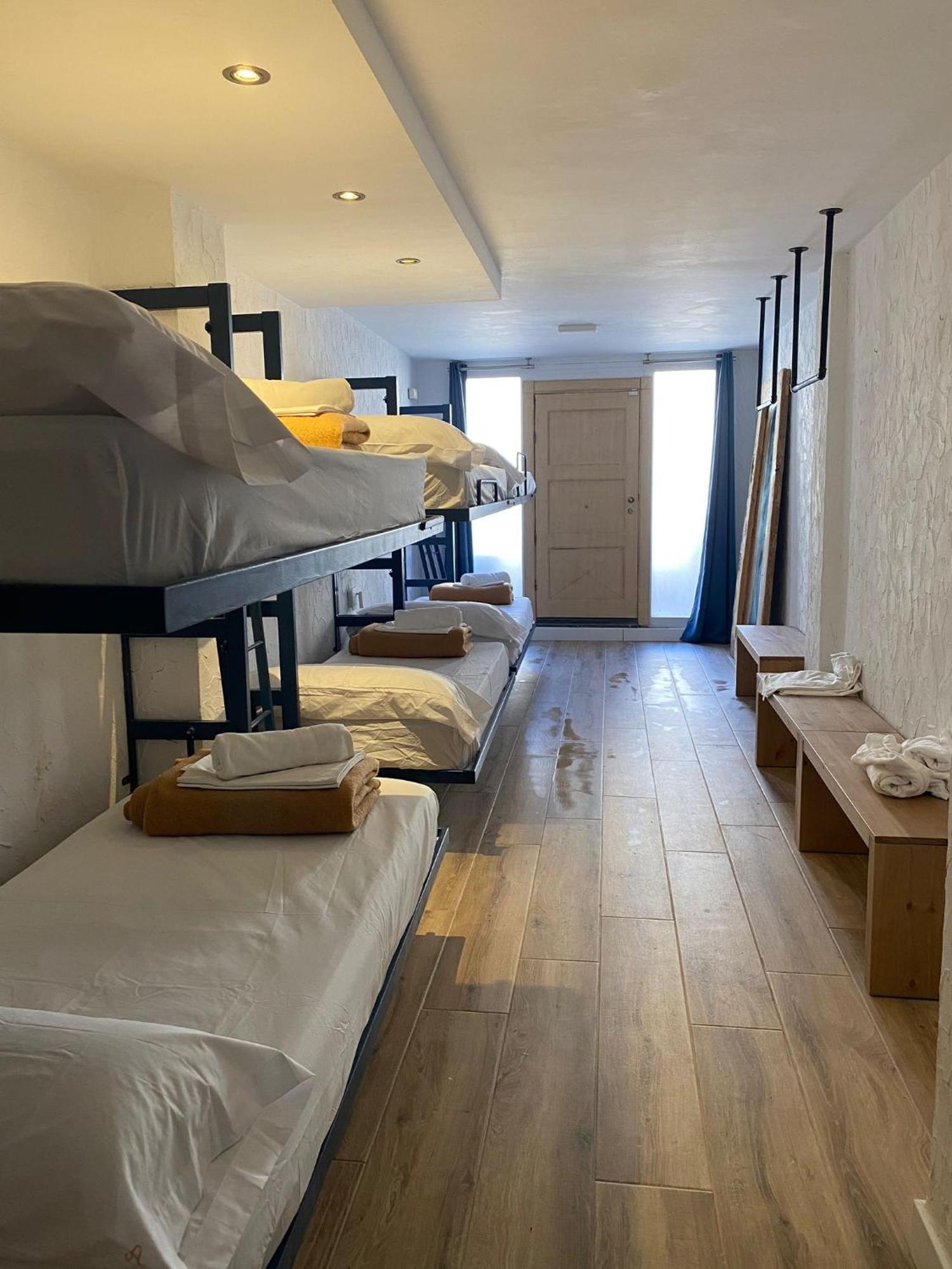 Y Hostel - Albergue Juvenil PMI Eksteriør bilde